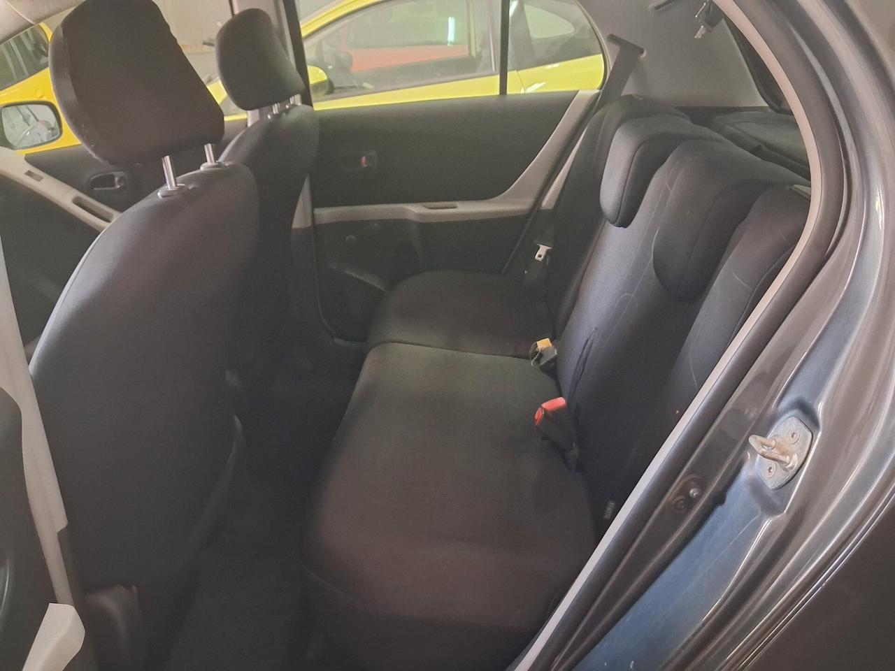 Toyota Yaris 1.0 ben 2009 unico prop