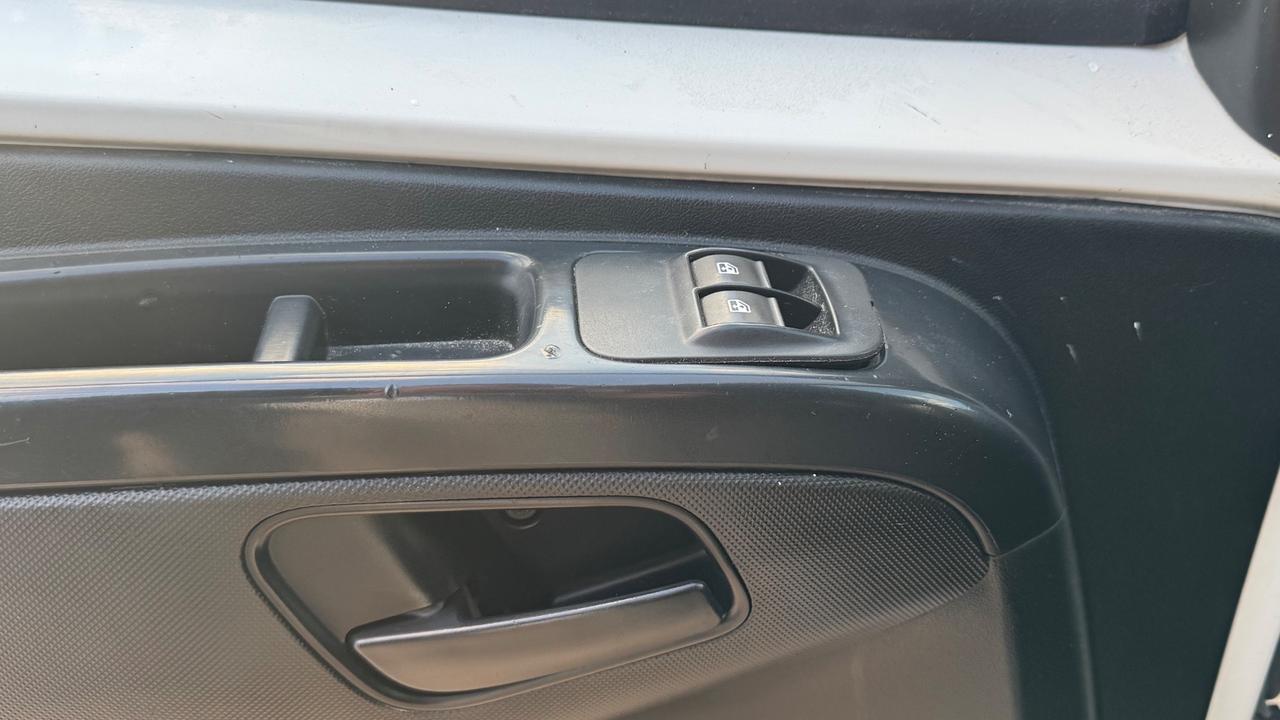 Fiat Fiorino 1.3 MTJ 75 Cv Ports laterale-2011