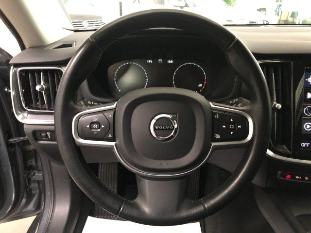 VOLVO V60 2.0 b3 Momentum Business auto 8m my21