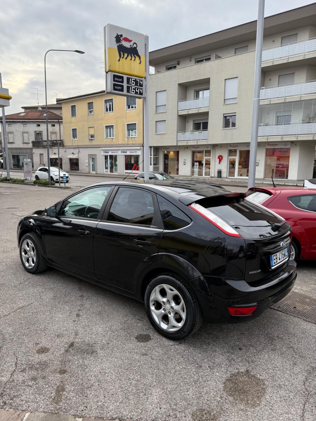 Ford Focus 1.6 (115CV) 5p. Bz.- GPL Titanium