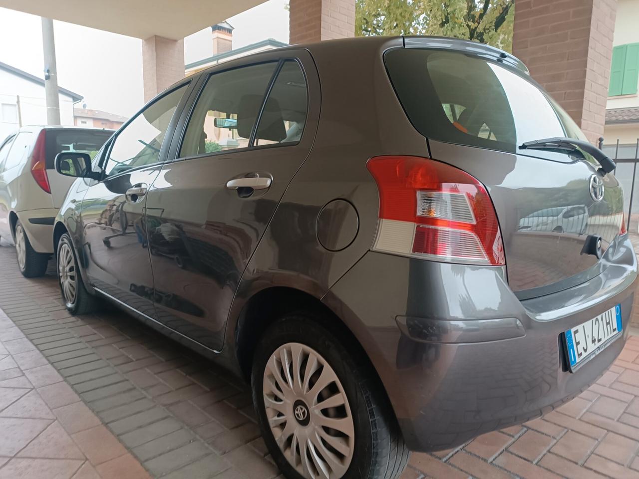 Yaris 1.0 5 porte