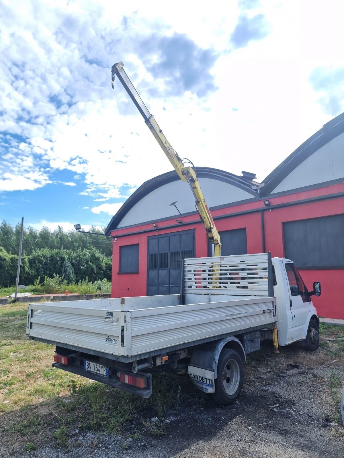 Autocarro Ford con gru del 2001 in saldo 154