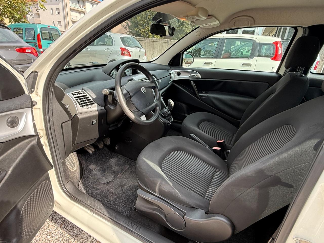 Lancia Ypsilon 1.4 Argento Ecochic GPL