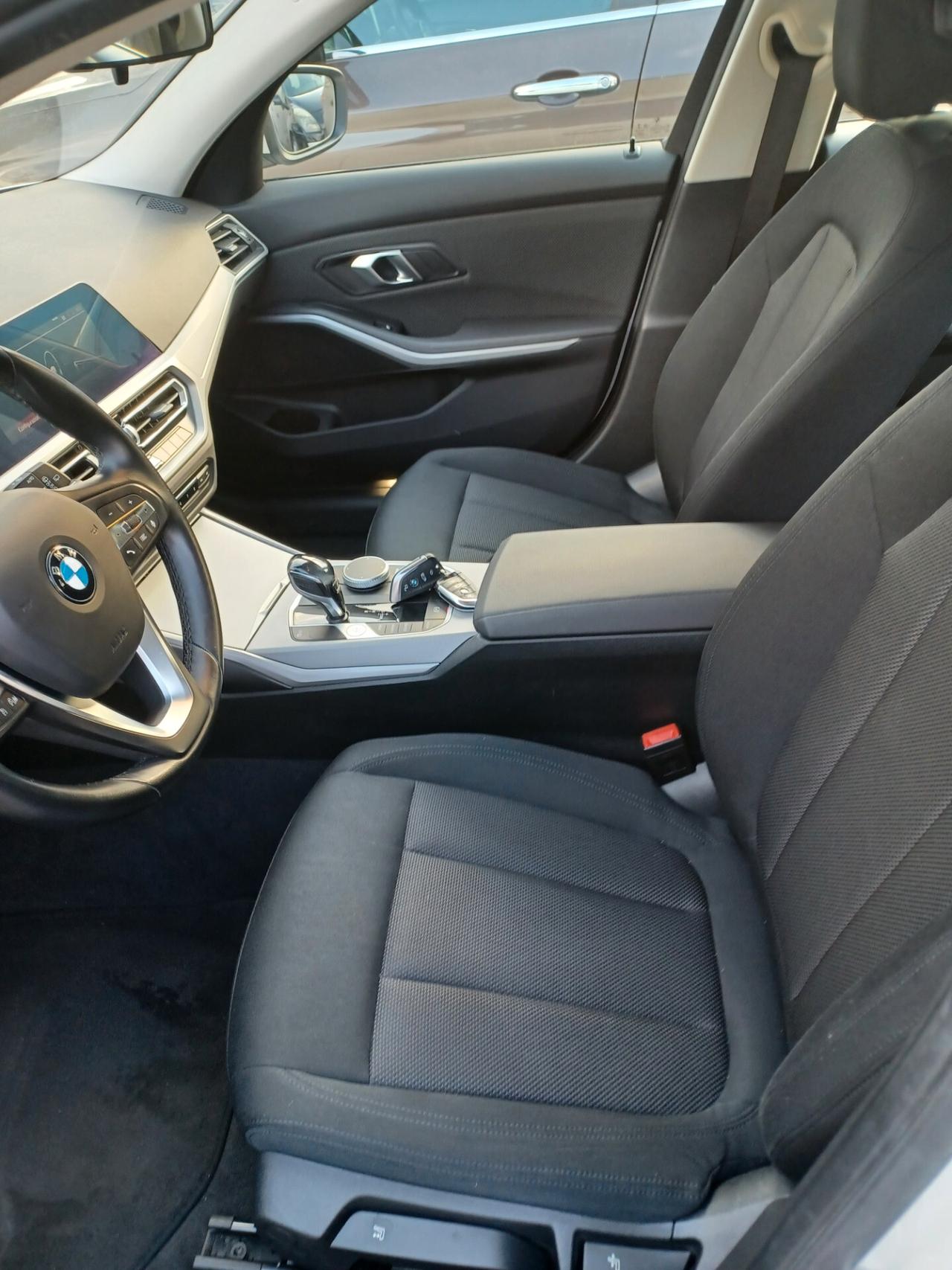 Bmw 318 d 48V Touring ANNO 2021