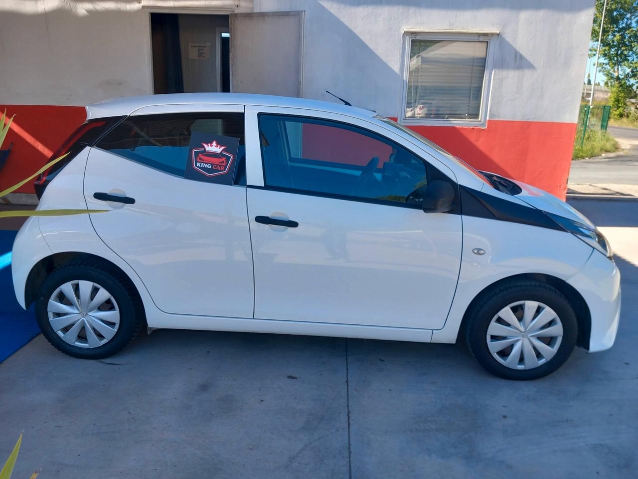 Toyota Aygo Connect 1.0 VVT-i 72 CV 5 porte x-play