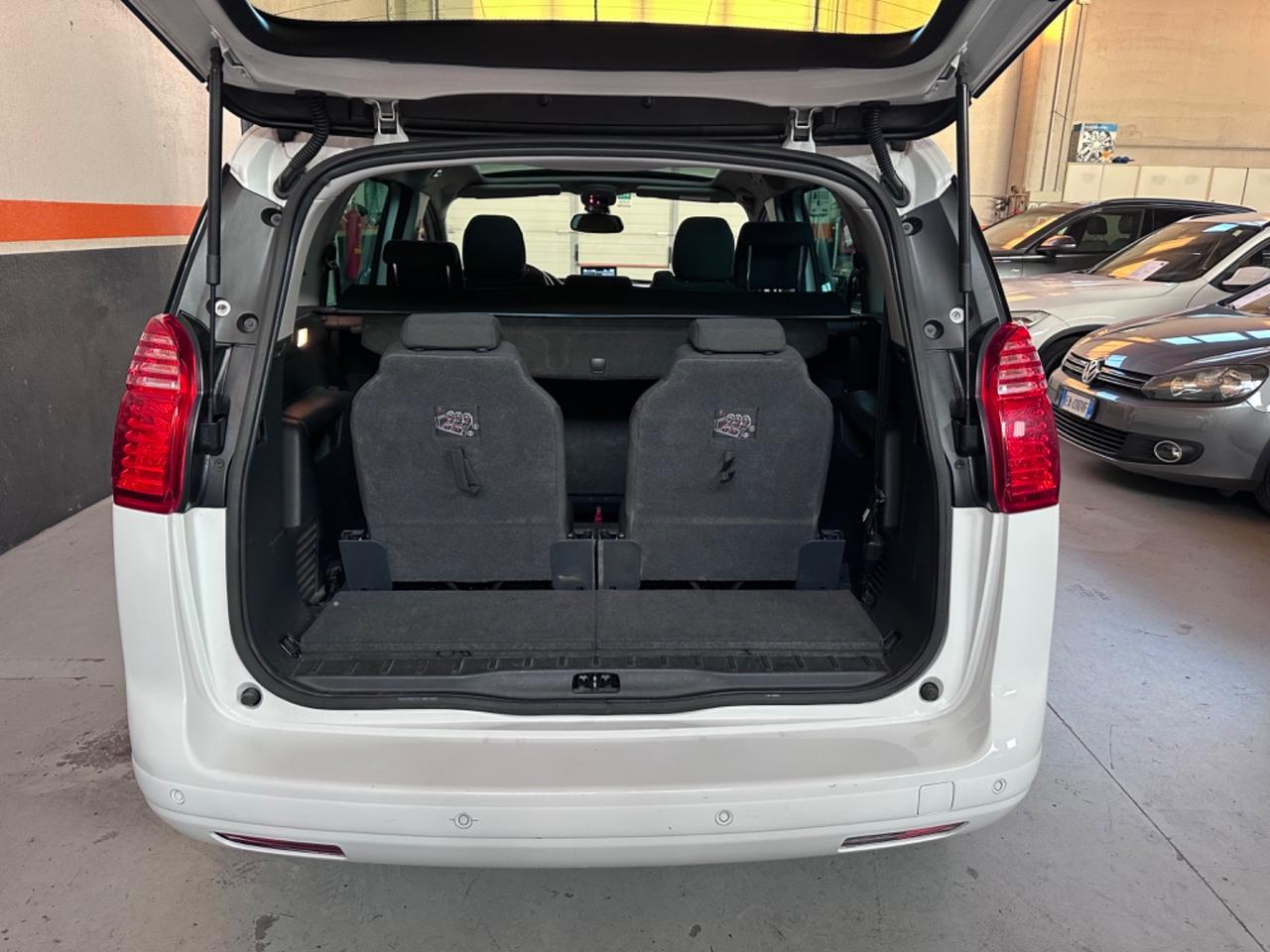 Peugeot 5008 1.6 HDi 115CV Active