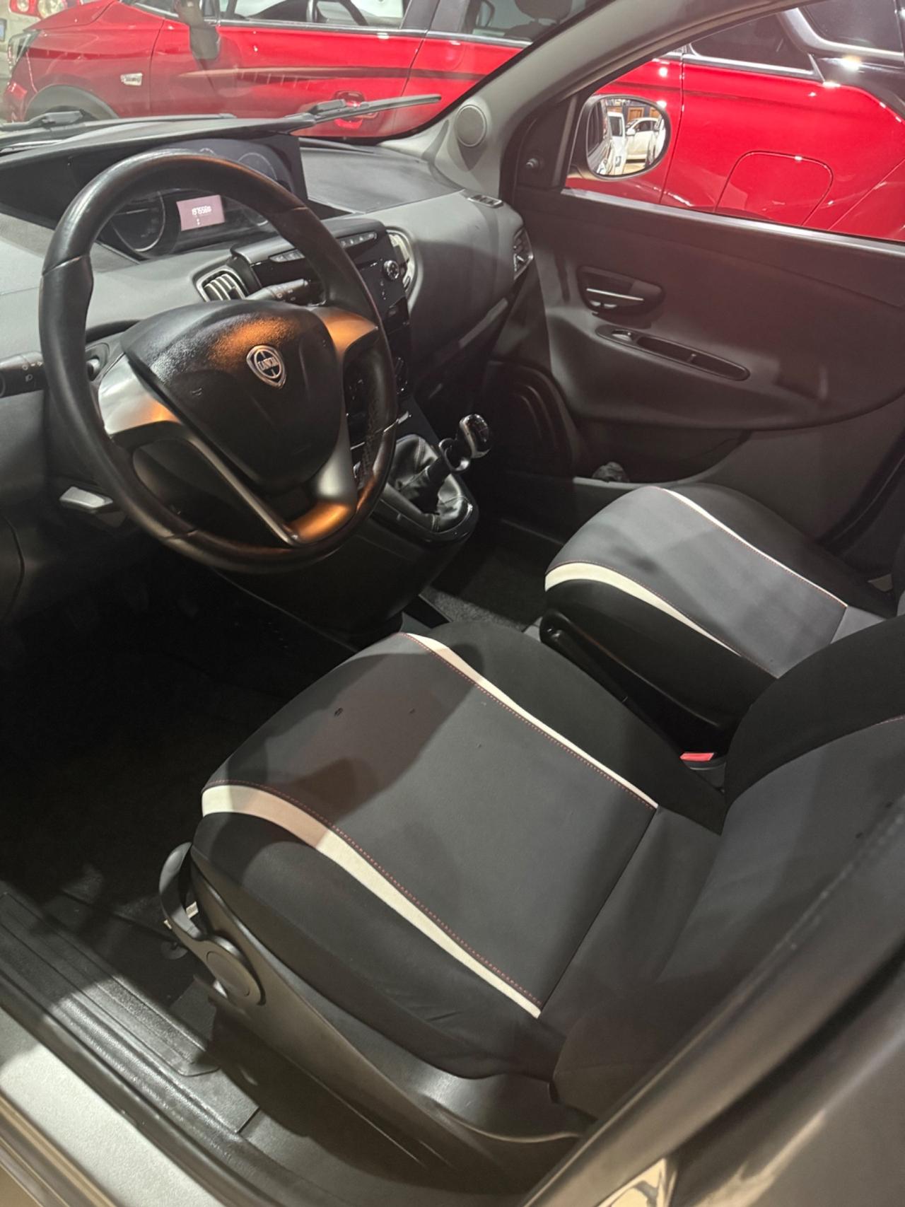 Lancia Ypsilon 1.2 69 CV 5 porte GPL Ecochic Platinum