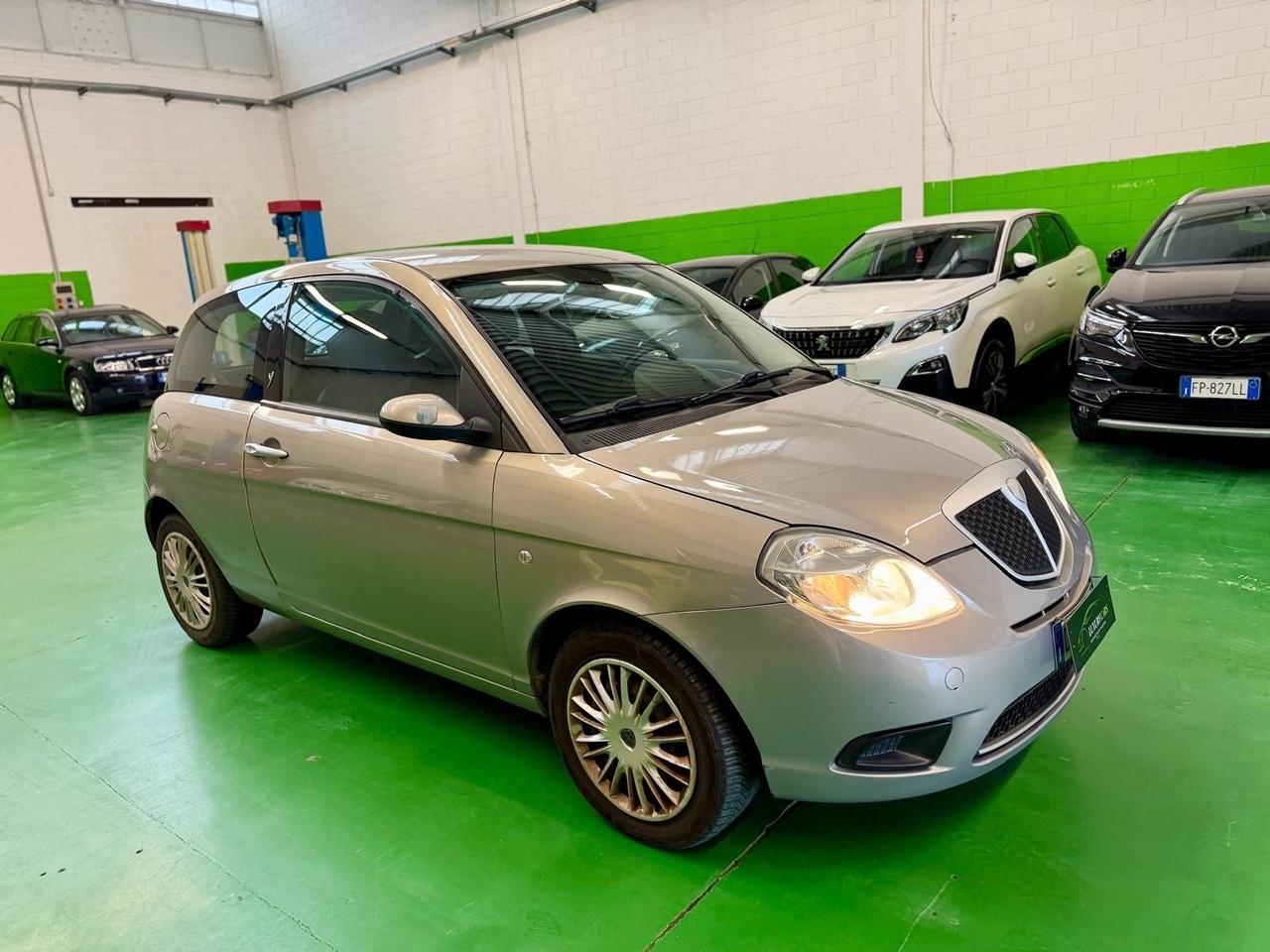 Lancia Ypsilon 1.4 benz. 16V Sport MomoDesign Automatico