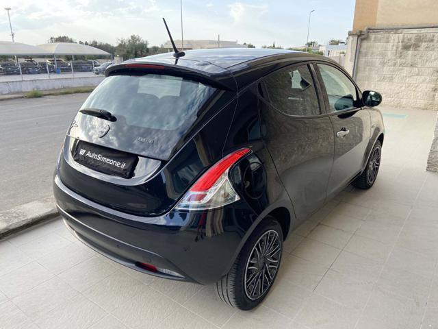 LANCIA Ypsilon 1.0 FireFly 5 porte S&S Hybrid Gold 5 posti.