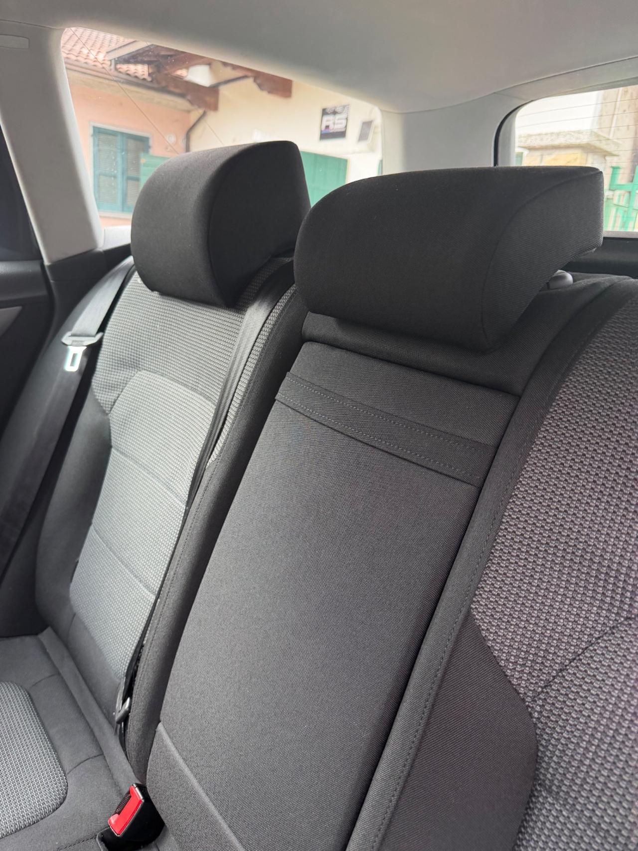 Volkswagen PASSAT VARIANT 1.6 TDI KMCERT GARANZ UNICOPR