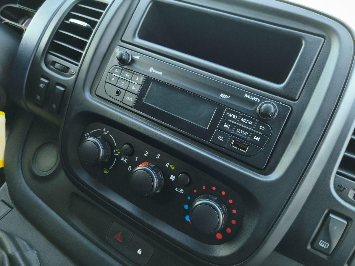 OPEL VIVARO 9 POSTI PASSO LUNGO + GANCIO