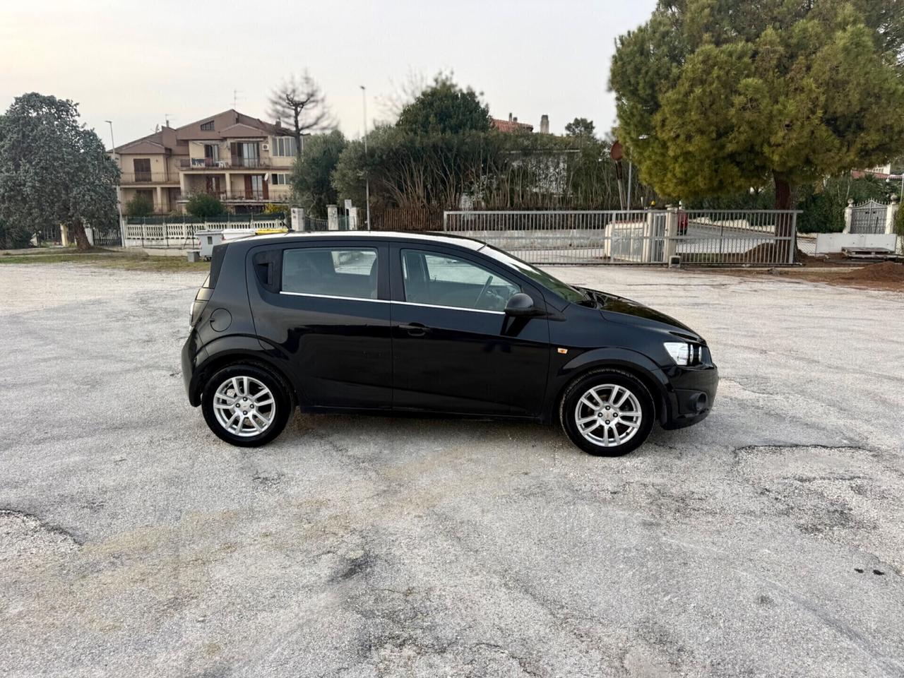 Chevrolet Aveo 5p 1.2 benzina Neopatentati UNIPROPRIETÀ