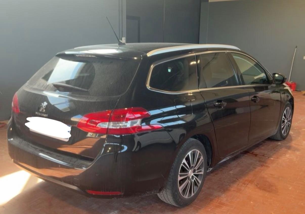 Peugeot 308 BlueHDi 130 SW Allure