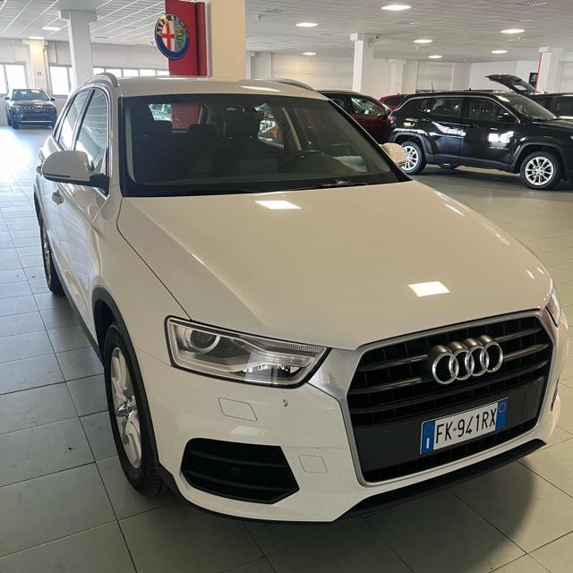 AUDI Q3 2.0 TDI 120 CV Business