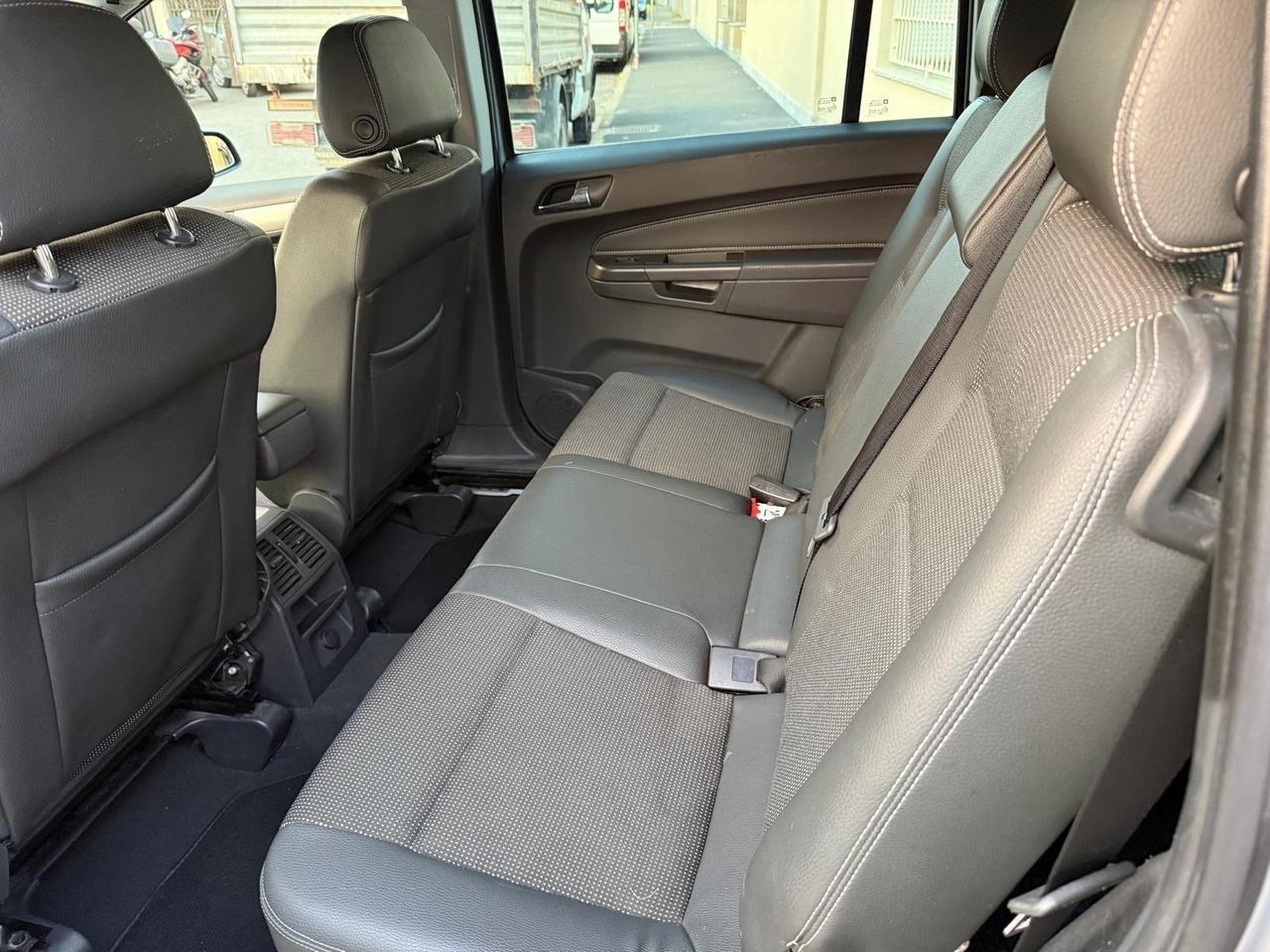 Opel Zafira 1.8 16V VVT Cosmo - 7 POSTI