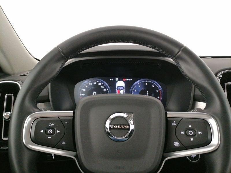 Volvo XC40 1.5 t2 Momentum auto my21