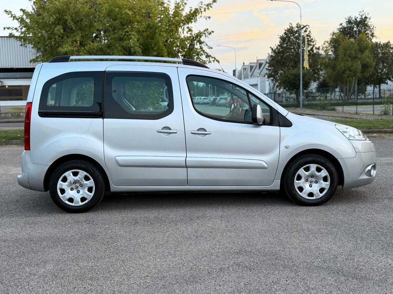 PEUGEOT PARTNER TEPEE 1.6 HDi 90CV FULL SPAZIOSA
