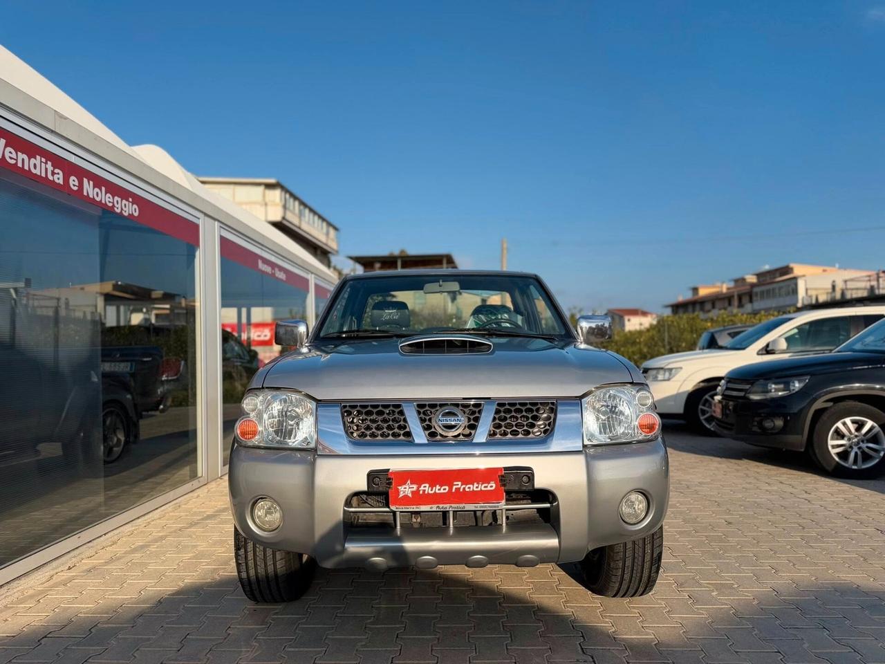 Nissan Navara King Cab 2.5 Diesel 2 porte con gancio di traino