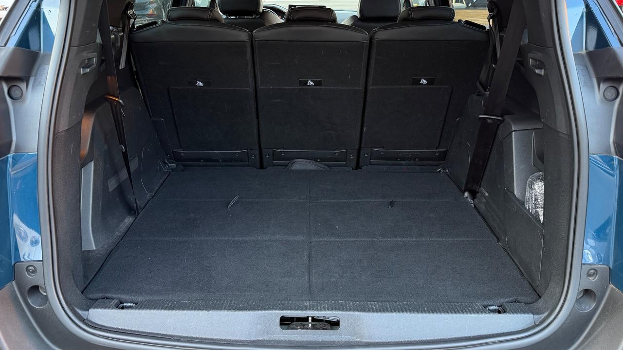 PEUGEOT 5008 1.5 ALLURE 131CV - SETTE POSTI, FULL LED, NEOPATENTATI