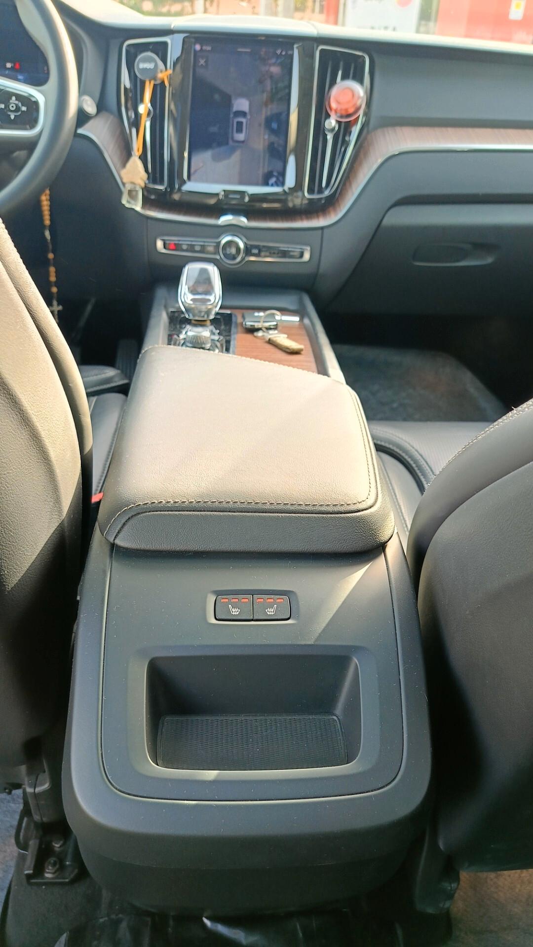 Volvo XC 60 XC60 B4 (d) AWD automatico Business