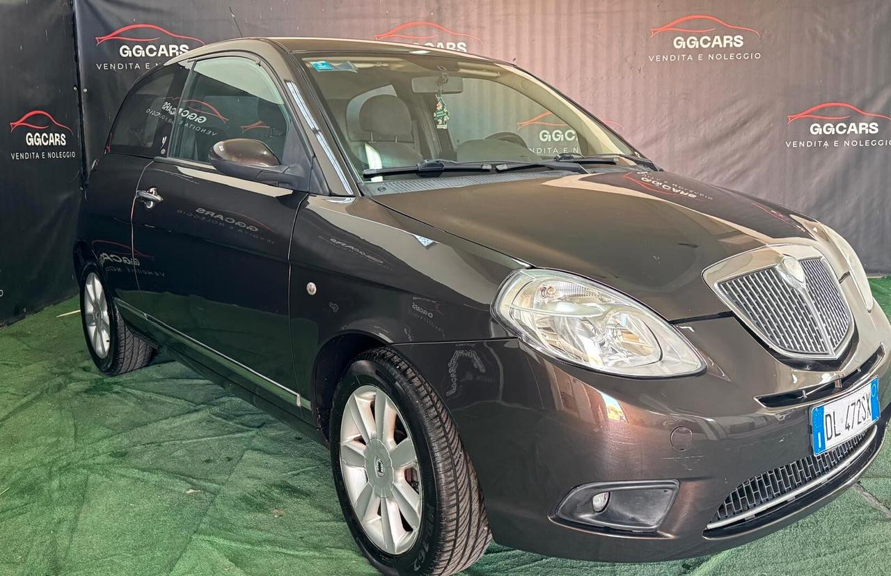 Lancia Ypsilon 1.3 MJT 75 CV Argento