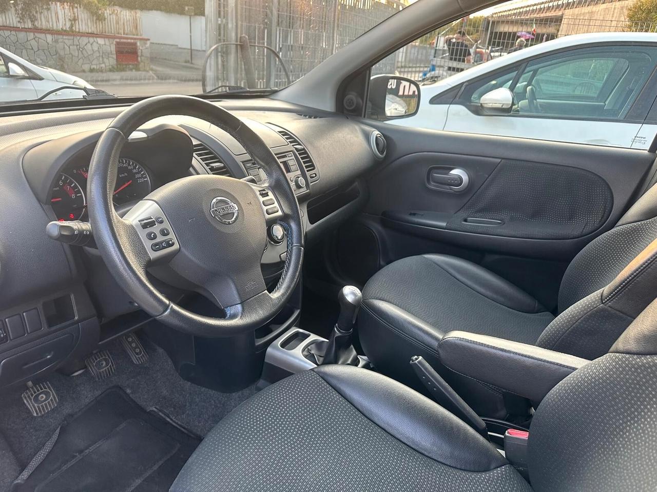 Nissan Note 1.4 16V Tekna-03/2013