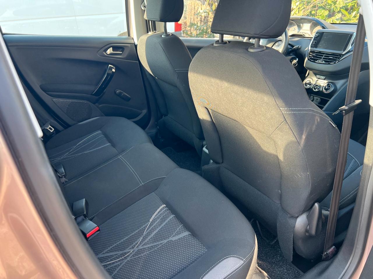 Peugeot 208 1.4 HDi 68 CV 5 porte