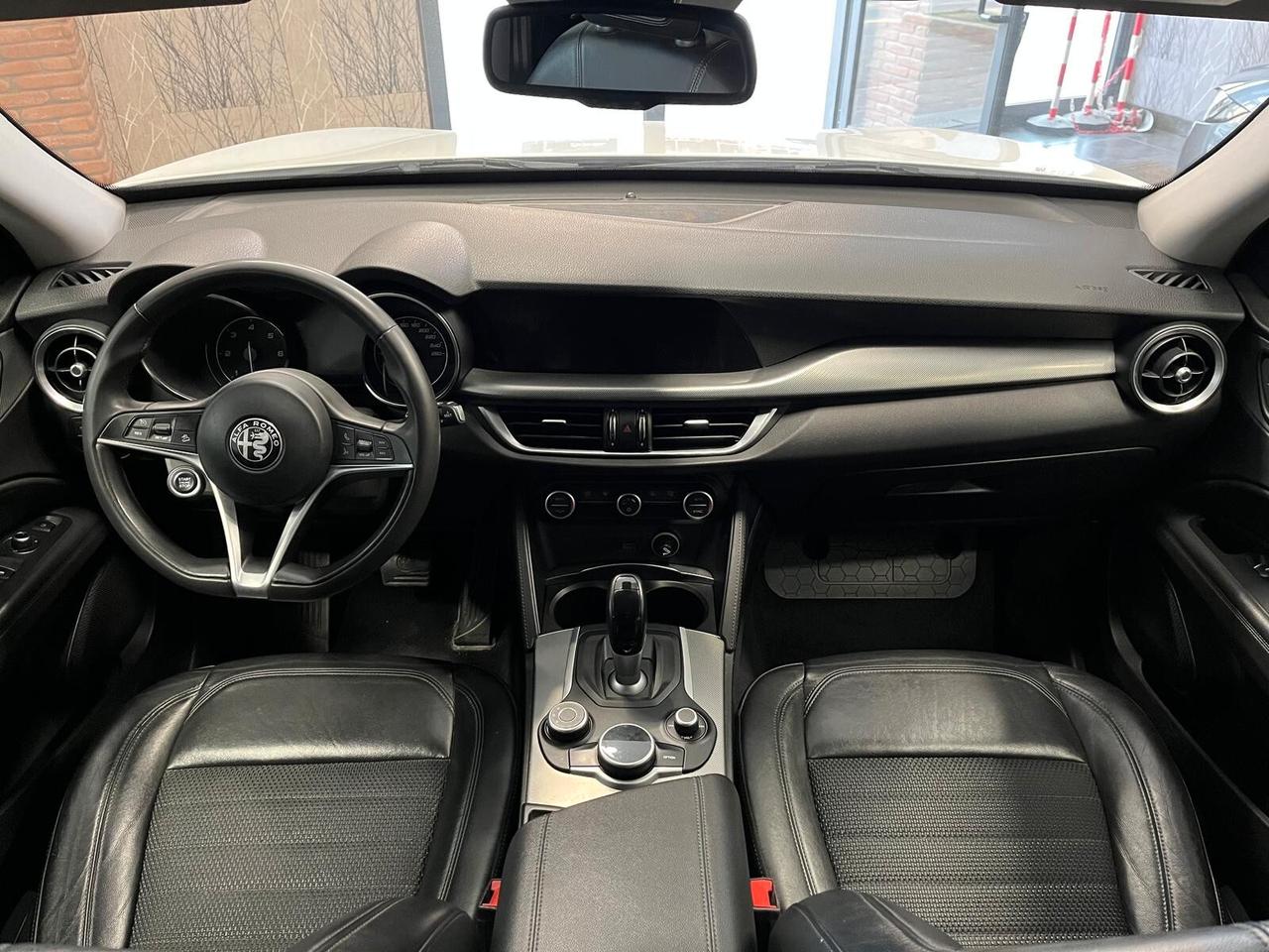 Alfa Romeo Stelvio 2.2 Turbodiesel 180 CV AT8 RWD Super