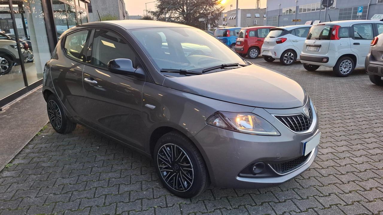 Lancia Ypsilon 1.0 firefly hybrid Gold s&s 70cv 5p.ti