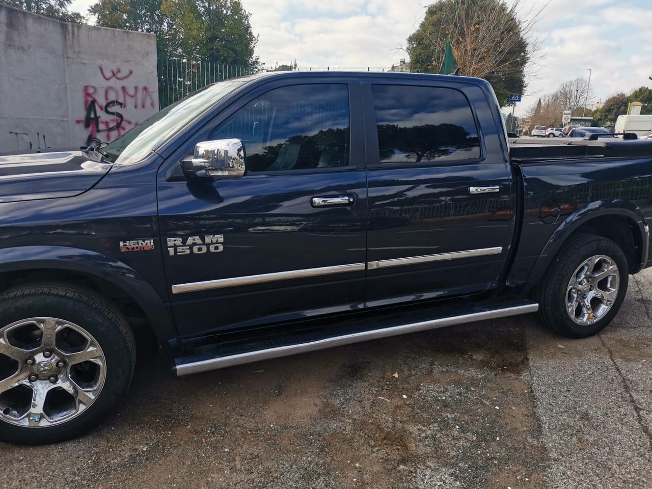 Dodge RAM 5.7 V8 HEMI LARAMIE