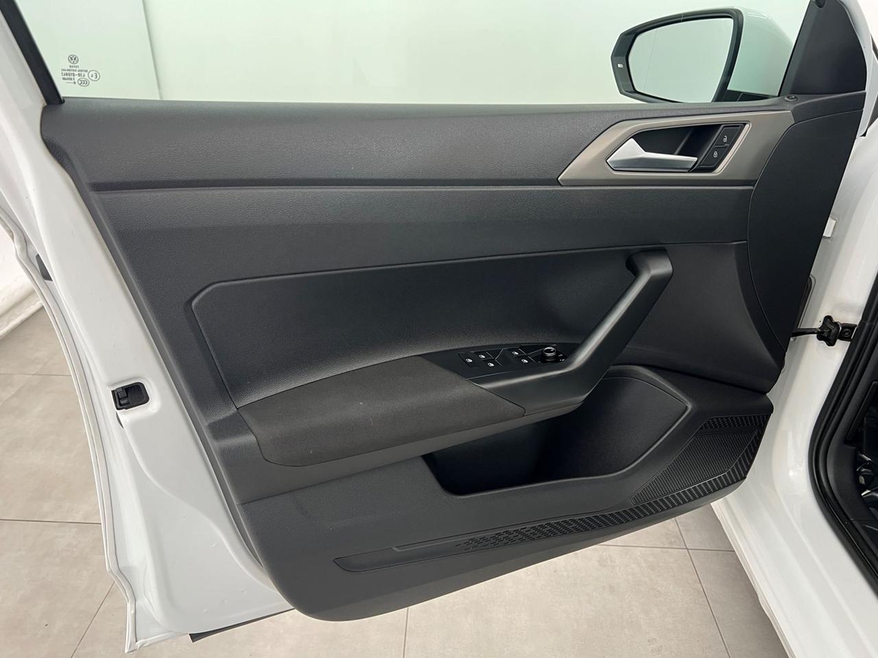 VOLKSWAGEN Polo VI 2017 Polo 5p 1.6 tdi Comfortline 80cv