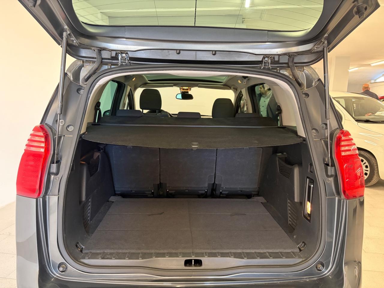 Peugeot 5008 1.6 HDi 112CV cambio robotizzato Tetto panoramico