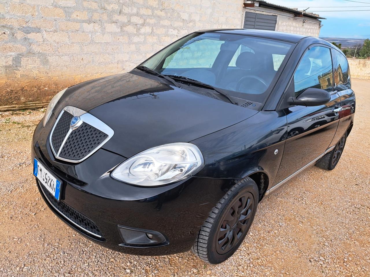 Lancia Ypsilon 1.2 Argento- NEOPATENTATI