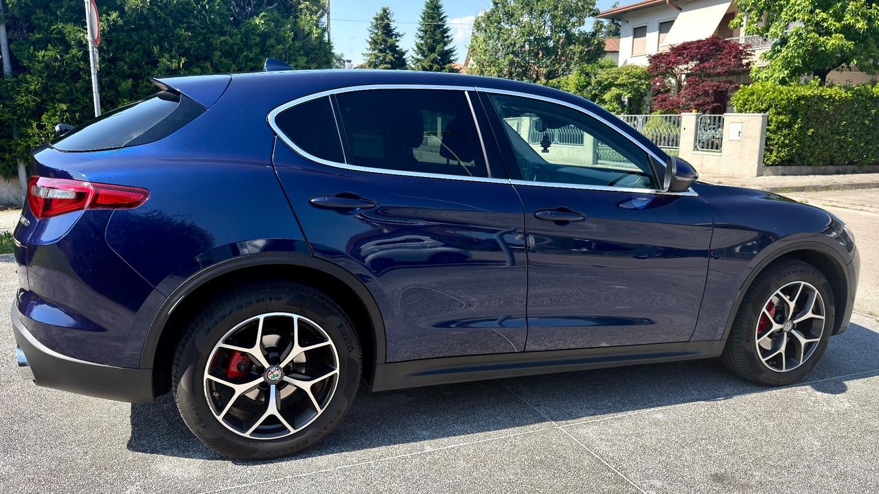 Alfa Romeo Stelvio 2.2 Turbodiesel 210 CV AT8 Q4 Executive