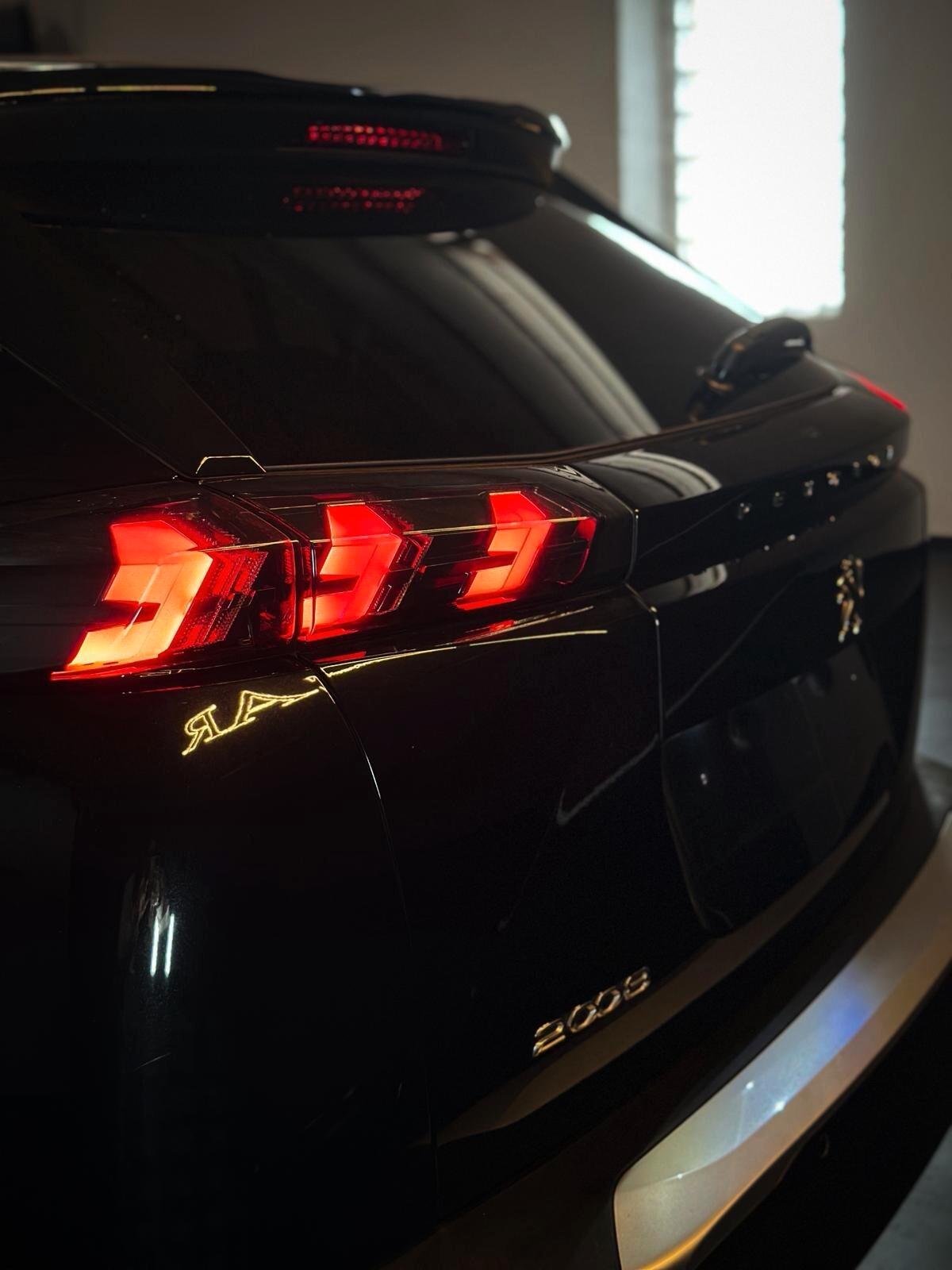 Peugeot 2008 BlueHDi 130 S&S EAT8 Allure