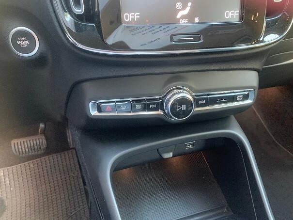 Volvo XC40 T2 Geartronic Momentum Pro