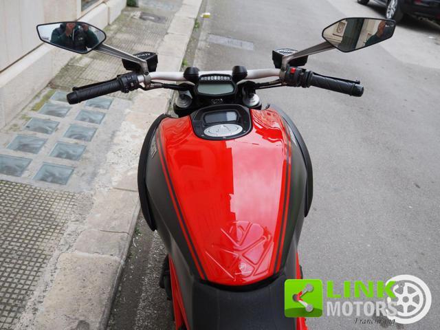 DUCATI Diavel Red Carbon