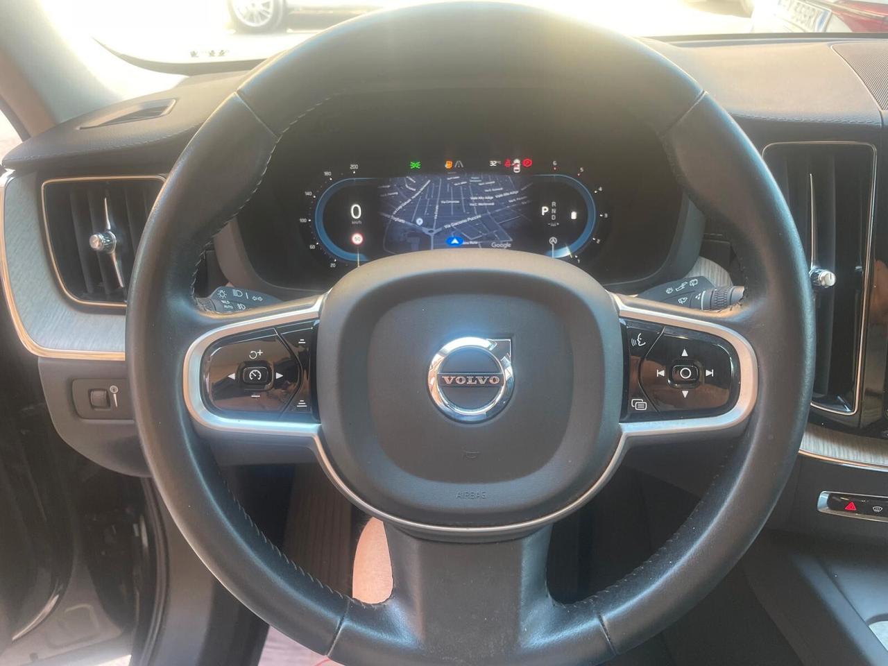 Volvo XC60 B4 (d) 197cv automatico INSCRIPTION PELLE NAVY LED 19