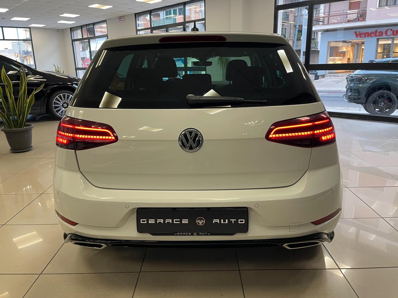 Volkswagen Golf 1.6 TDI 115cv IQ.Drive