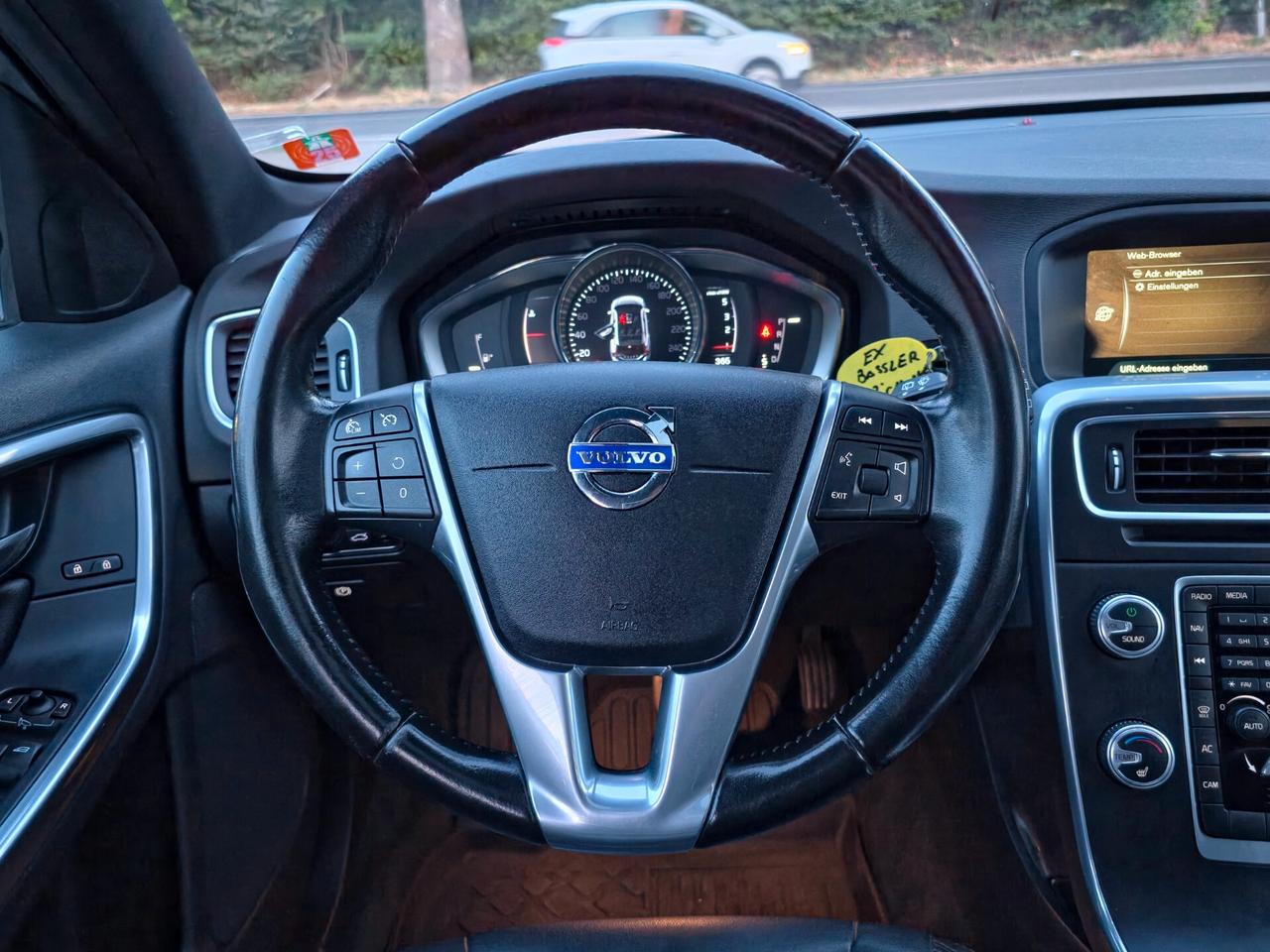 Volvo V60 Cross Country D4 Geartronic Summum 2016-E6 Automatico