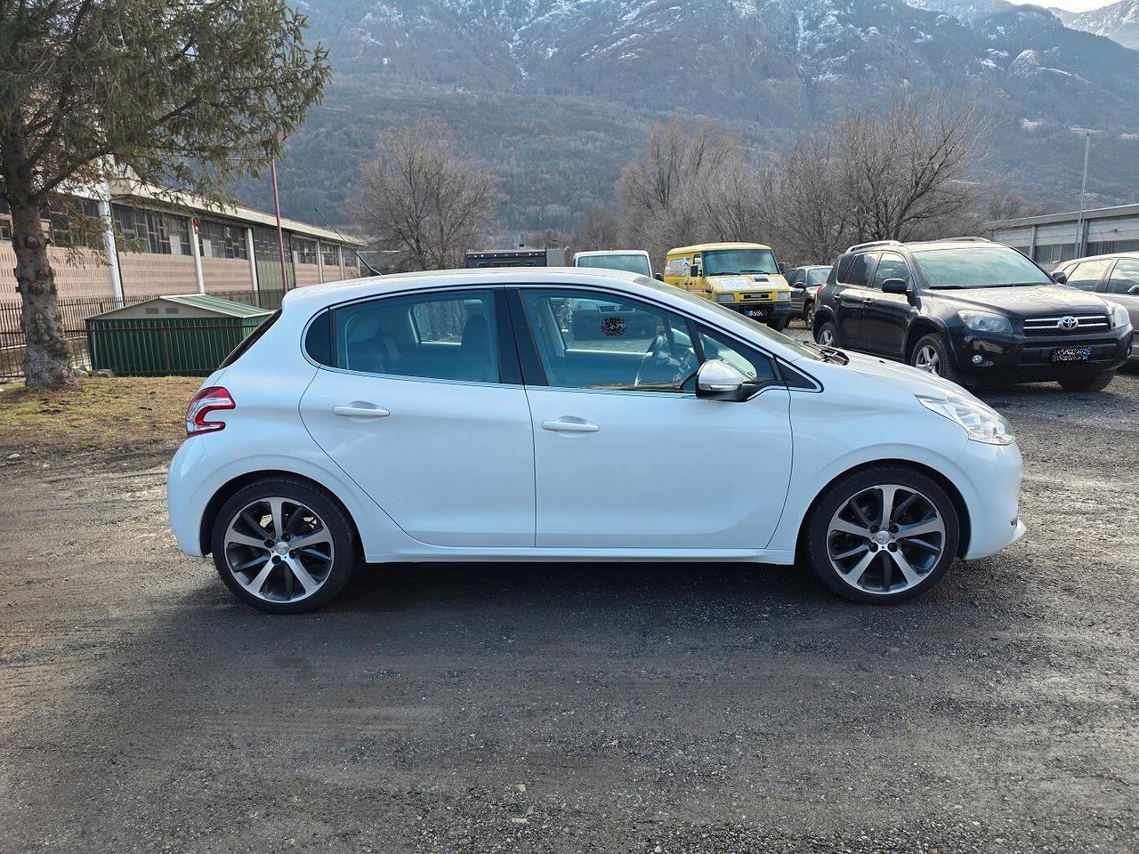 Peugeot 208 1.6 BlueHDi UNICO PROPRIETARIO