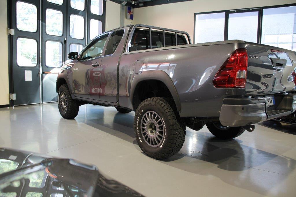 Toyota Hilux 2.4 D-4D 4WD 2 porte Extra Cab PREPARATA TAGLIANDATA uff Toyota