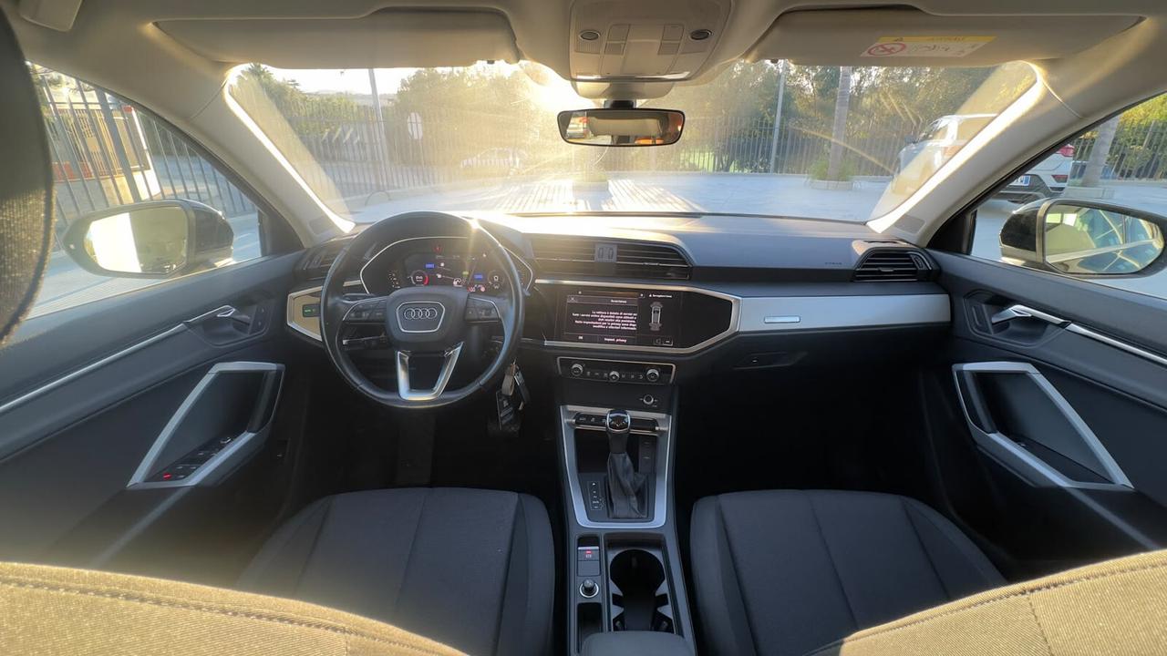 Audi Q3 35 TDI S tronic Business