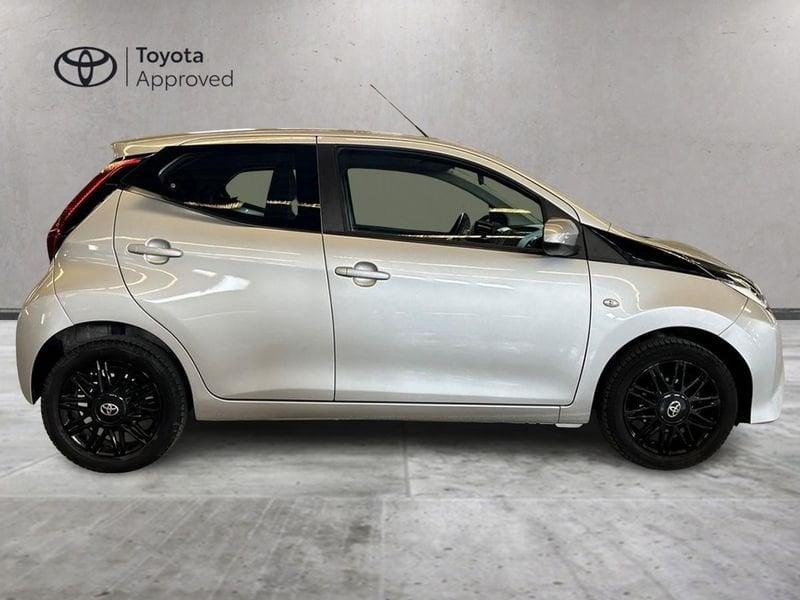 Toyota Aygo 1.0 VVT-i x-play MMT+ CERCHI IN LEGA