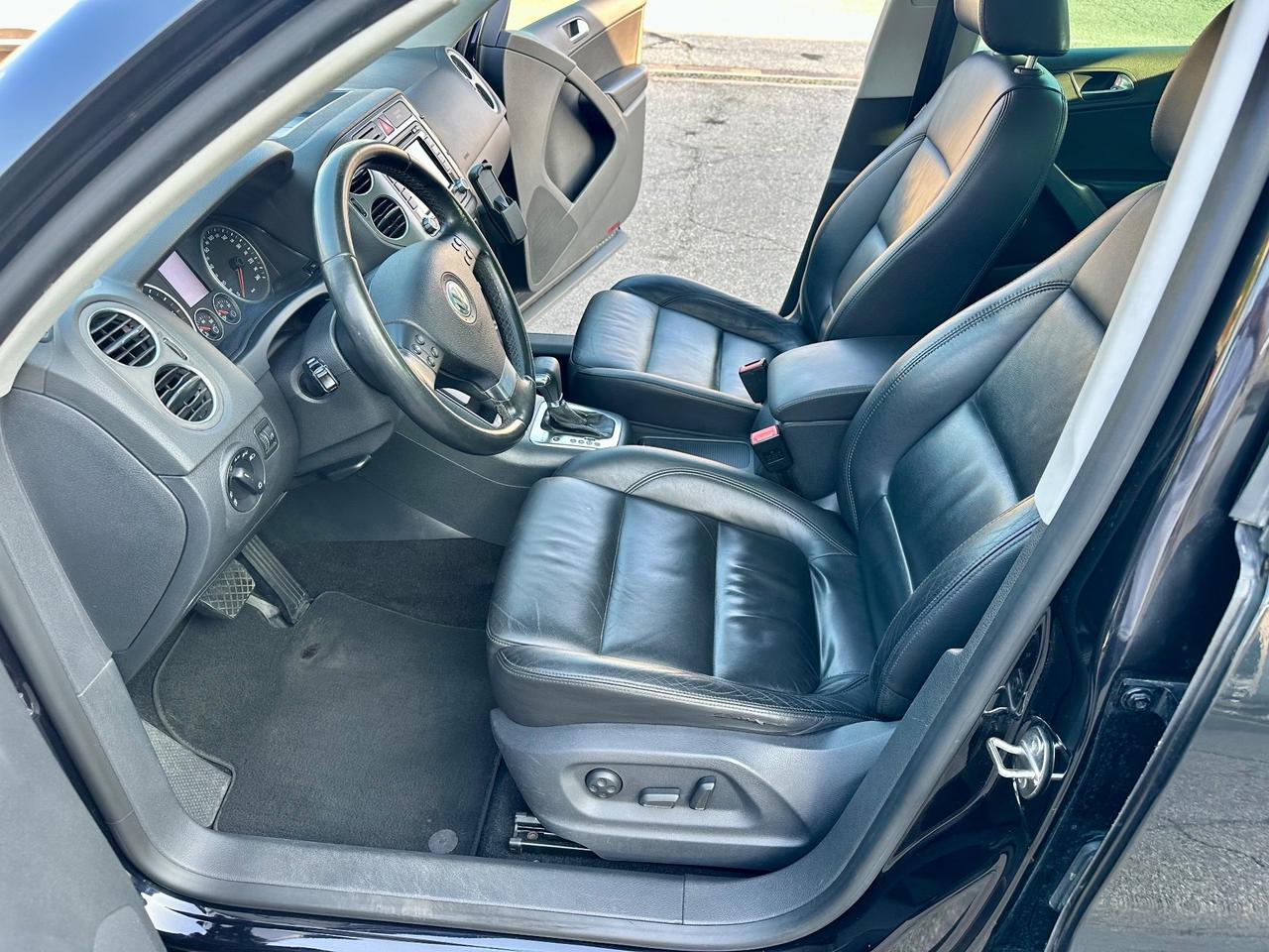 Volkswagen Tiguan 2.0 TDI DPF 4MOTION tiptronic Track & Field