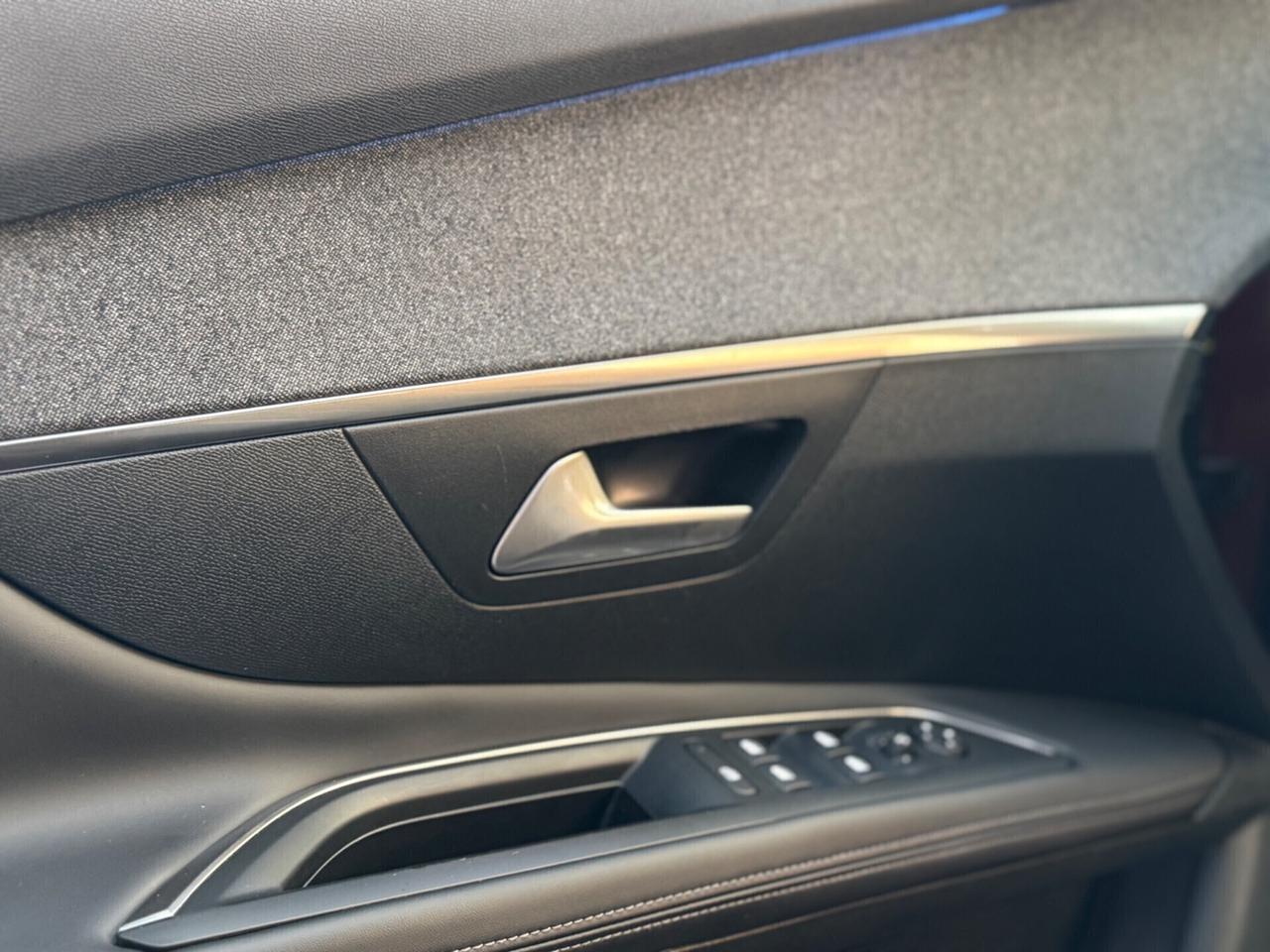 Peugeot 3008 BlueHDi 130 cv Garanzia 12 Mesi !