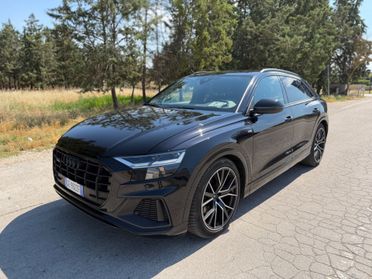 Audi Q8 50 TDI 286 CV quattro S-line identity BLACK