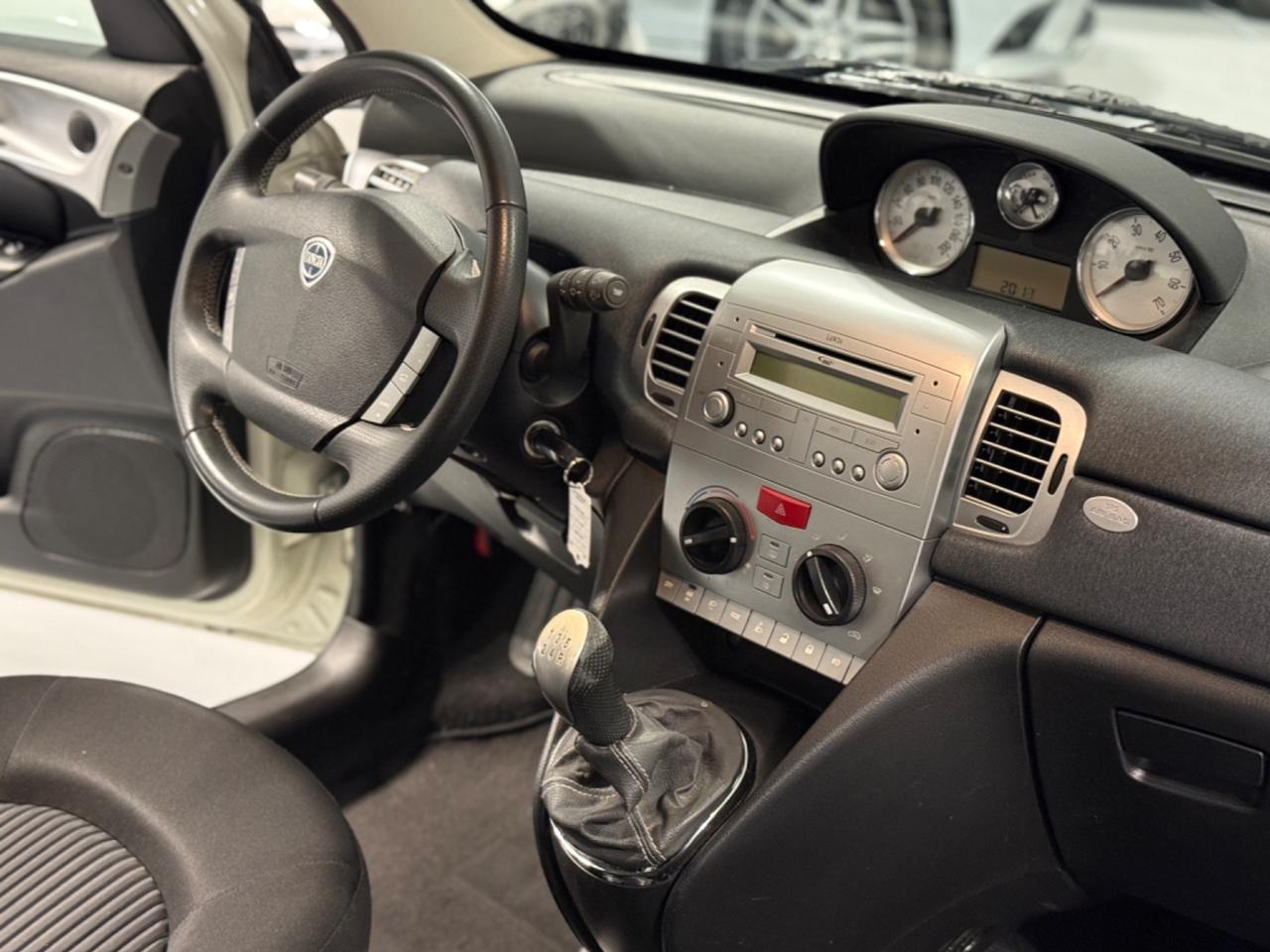 Lancia Ypsilon 1.3 MJT 75 CV