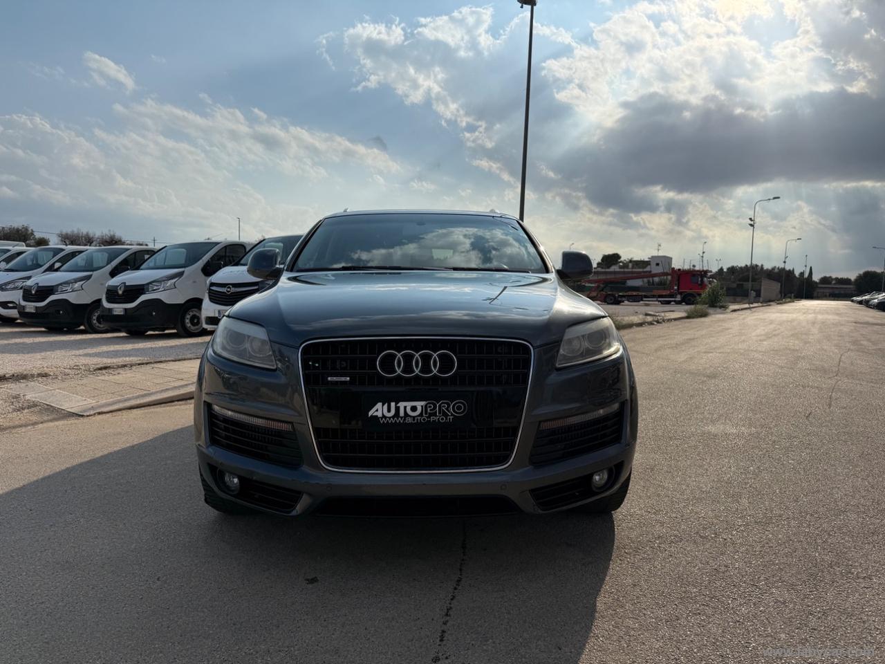 AUDI Q7 4.2 V8 TDI quattro tiptronic