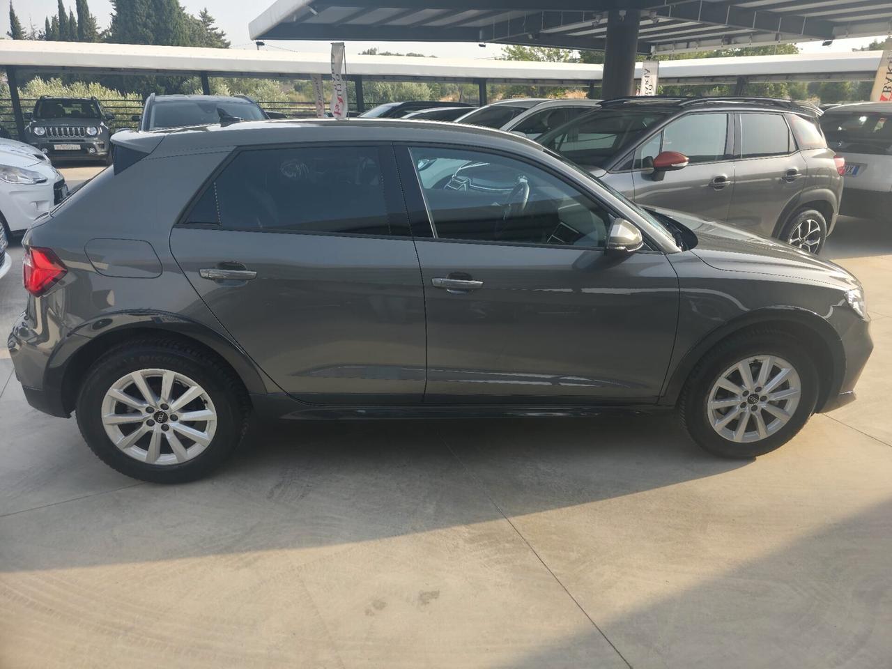 Audi A1 allstreet 30 TFSI Identity Contrast